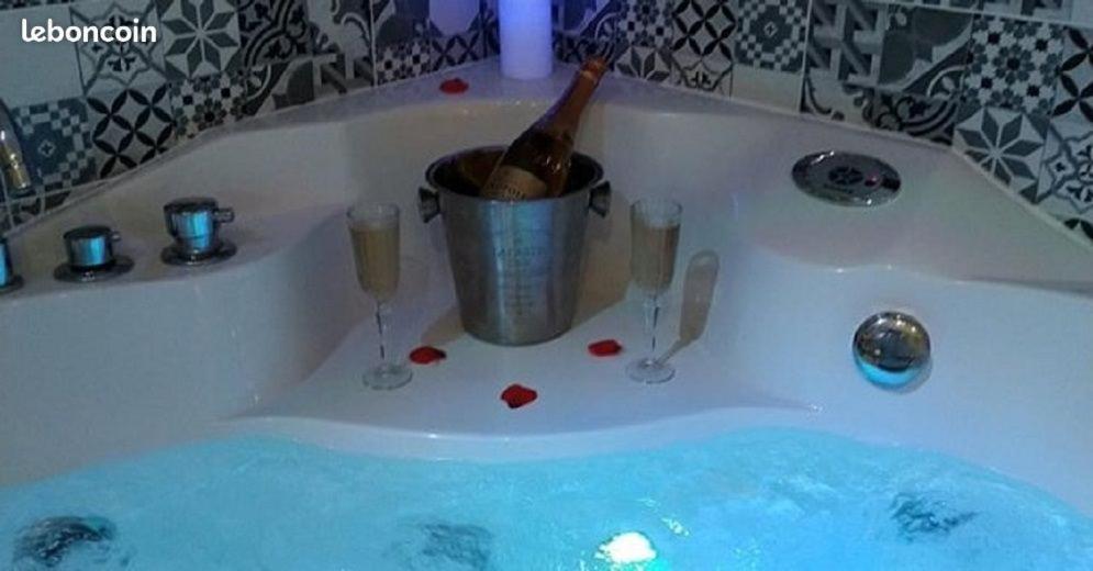 Ecrin D' Amour Suite Romantique Avec Jacuzzi Castels Екстериор снимка