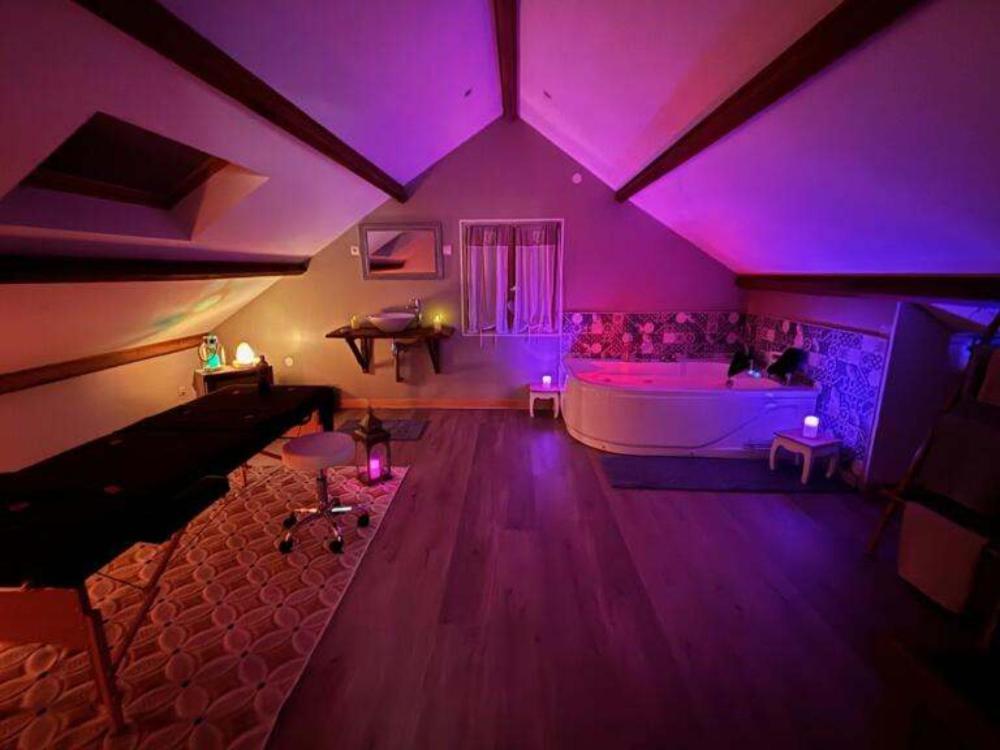 Ecrin D' Amour Suite Romantique Avec Jacuzzi Castels Екстериор снимка